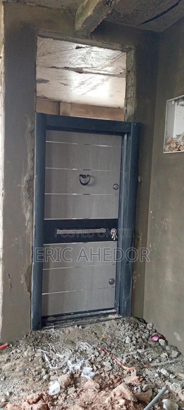 Heavy Bulletproof Door Single and Accessories · Photo 1