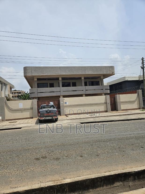 7bdrm House in Achimota, Mile 7 for sale · Photo 1
