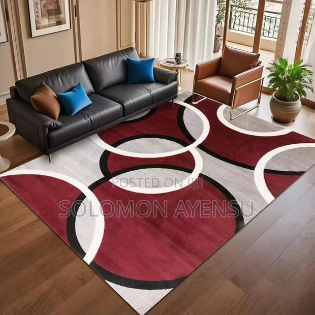 Modern Graphic Pattern Area Rug, Available in Two Sizes · Photo 1