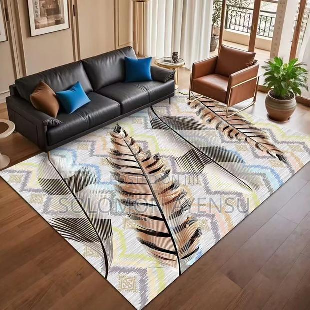 Modern Graphic Pattern Area Rug, Available in Two Sizes · Photo 2