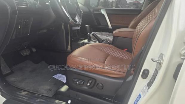 Toyota Land Cruiser Prado 2.7 2017 White · Photo 2