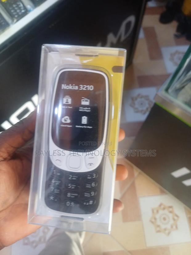 New Nokia 3210 · Photo 3