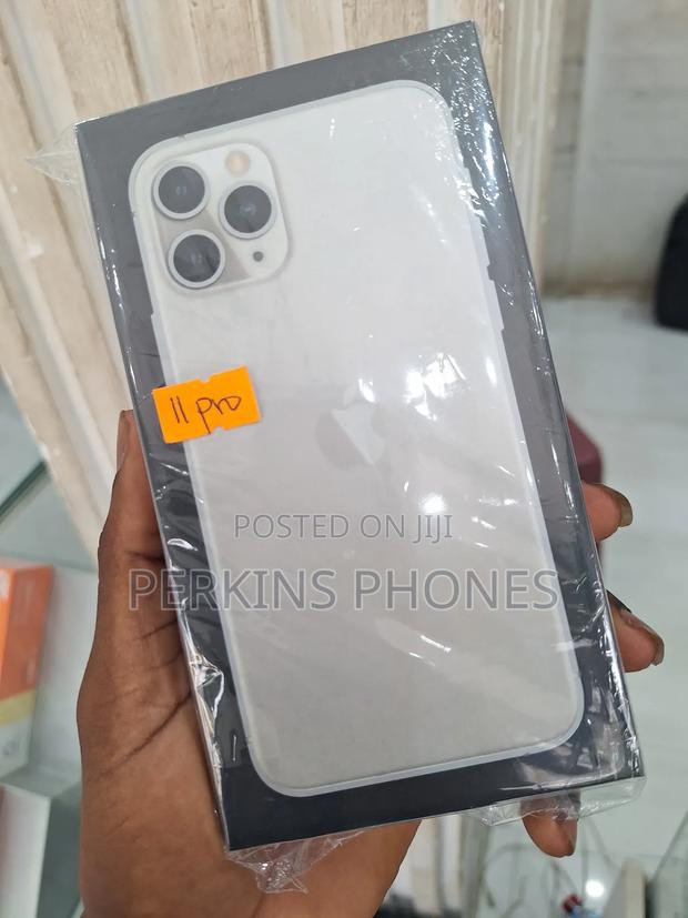 New Apple iPhone 11 Pro 64 GB Silver · Photo 2