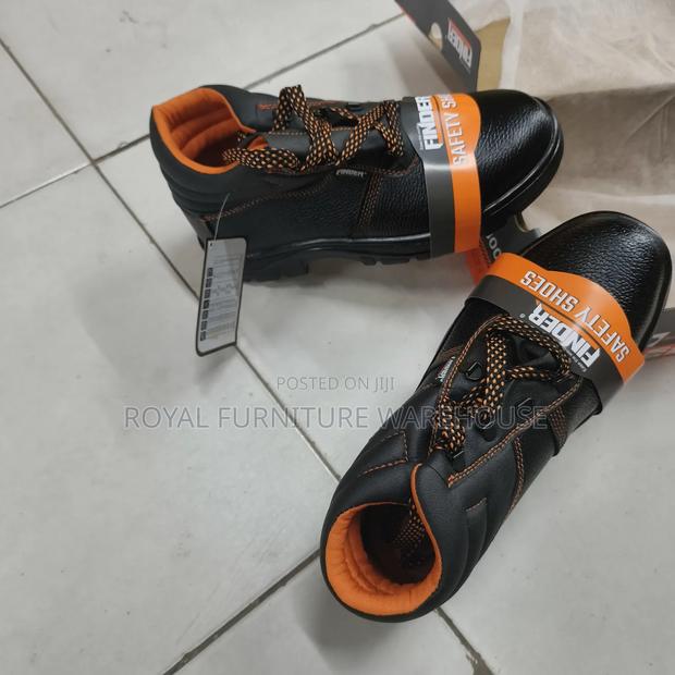Finder Safety Boot · Photo 1