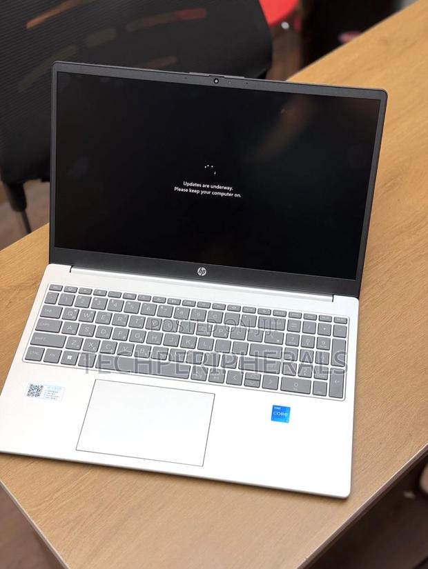 New Laptop HP 15 8GB Intel Core i5 SSD 512GB · Photo 3