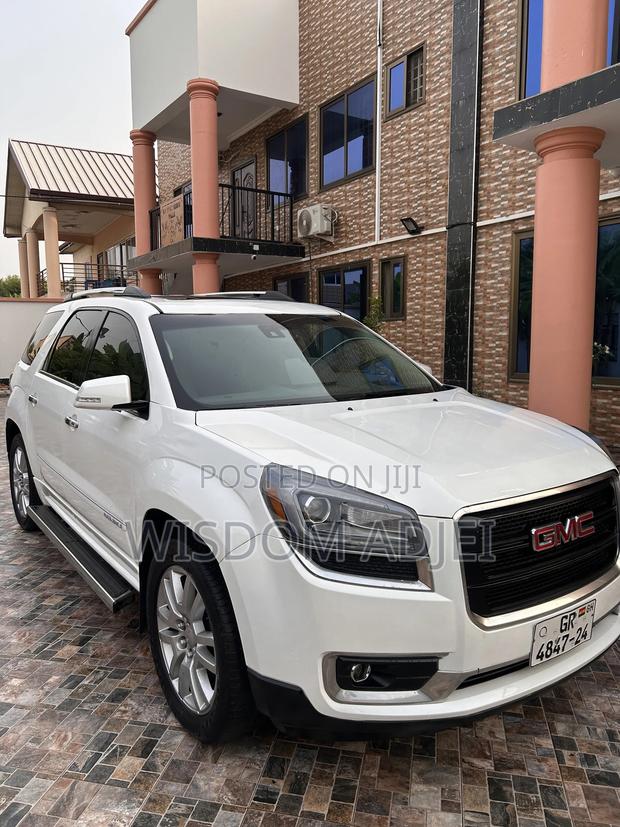 GMC Acadia Denali AWD 2014 White · Photo 2