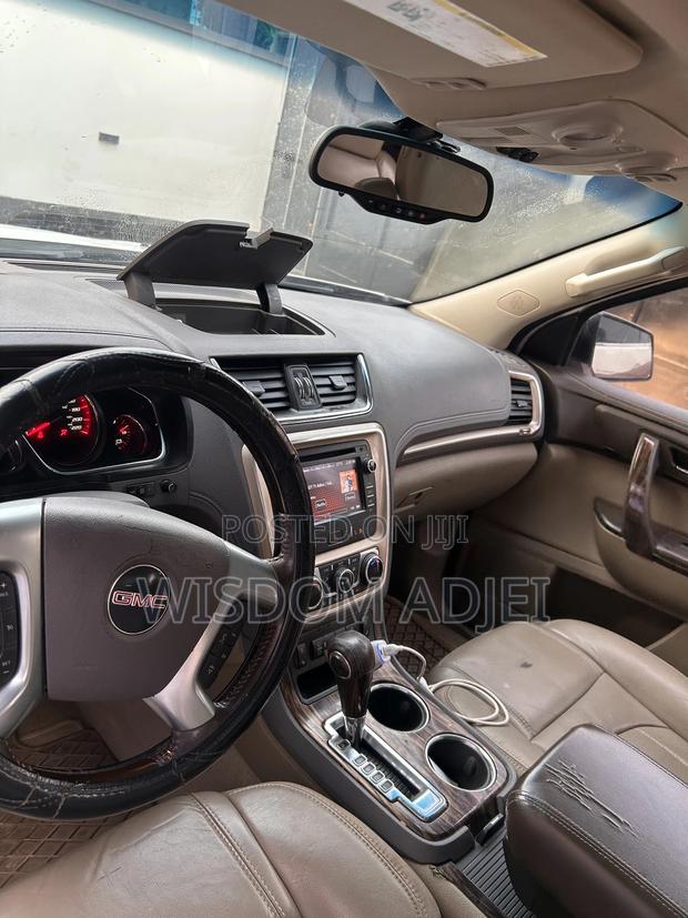 GMC Acadia Denali AWD 2014 White · Photo 5