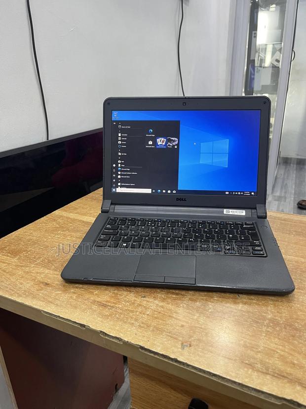 Laptop Dell Latitude 3350 4GB Intel HDD 320GB · Photo 4