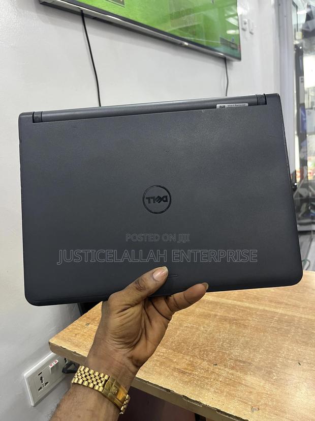 Laptop Dell Latitude 3350 4GB Intel HDD 320GB · Photo 6