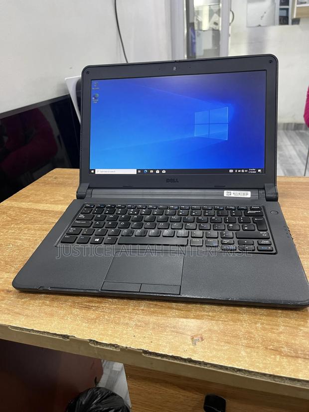 Laptop Dell Latitude 3350 4GB Intel HDD 320GB · Photo 3
