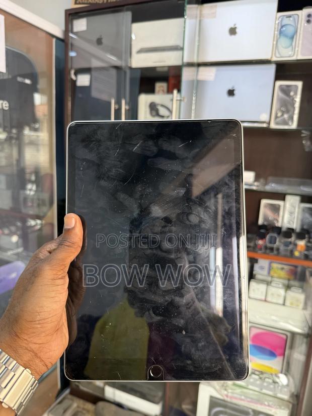 Apple iPad 10.2 (2019) 64 GB Silver · Photo 2
