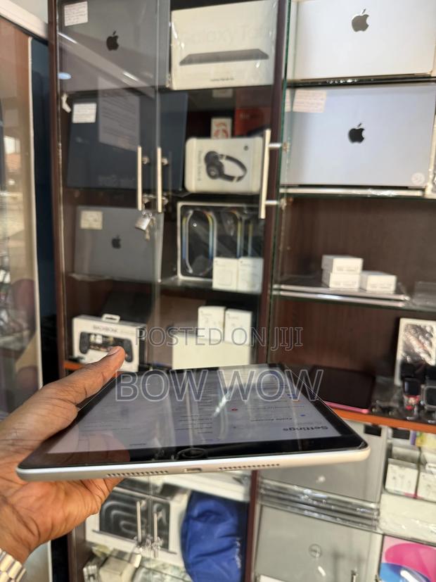 Apple iPad 10.2 (2019) 64 GB Silver · Photo 4