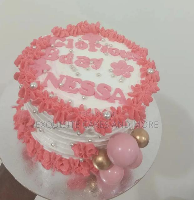 Cute Pink Love/Vals Cake · Photo 5