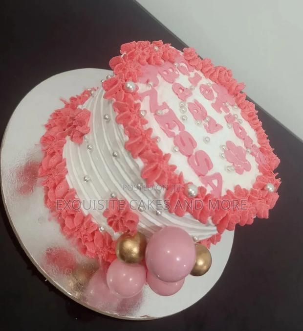 Cute Pink Love/Vals Cake · Photo 4