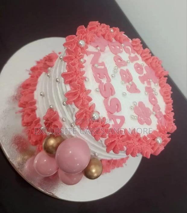 Cute Pink Love/Vals Cake · Photo 3