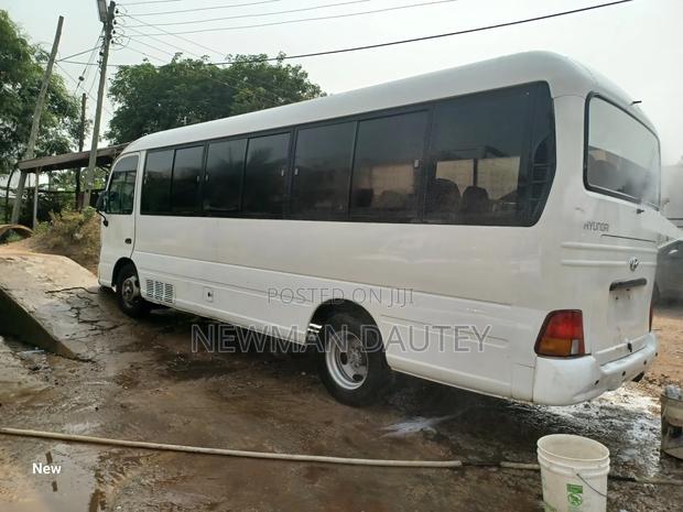 Hyundai County 2014 White · Photo 1