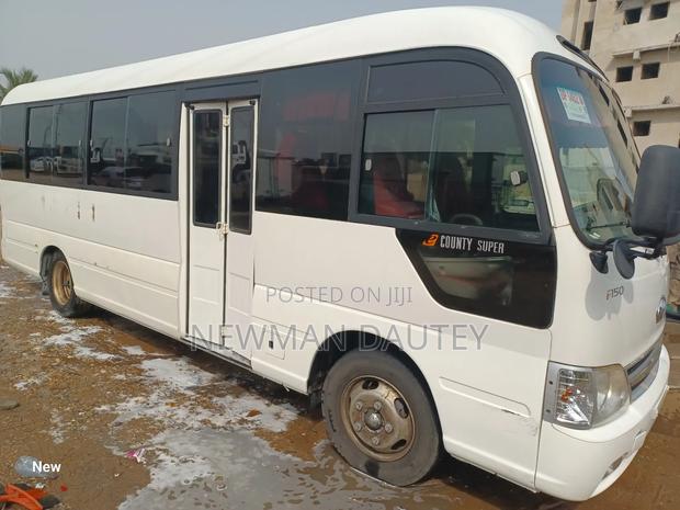 Hyundai County 2014 White · Photo 3