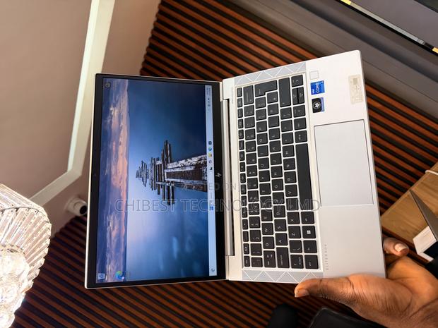 Laptop HP EliteBook 840 G8 16GB Intel Core i5 SSD 256GB · Photo 2