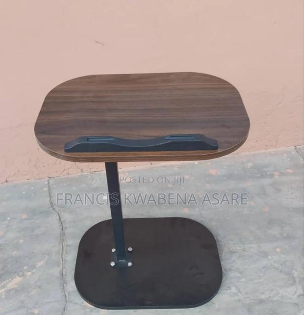Adjustable Coffee/ Bedside Table · Photo 2