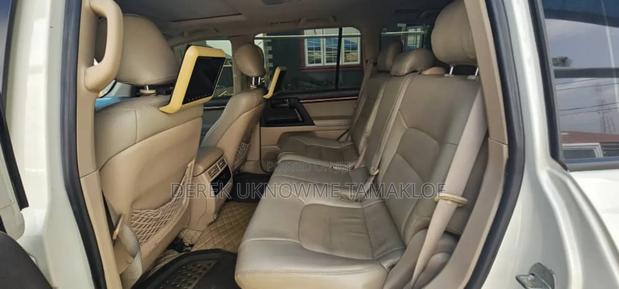 Toyota Land Cruiser 2017 White · Photo 5