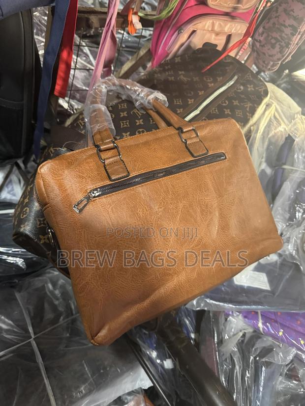 Pure Leather Jeep Unisex 16 Inches Laptop Bag With Shoulder Strap. · Photo 3