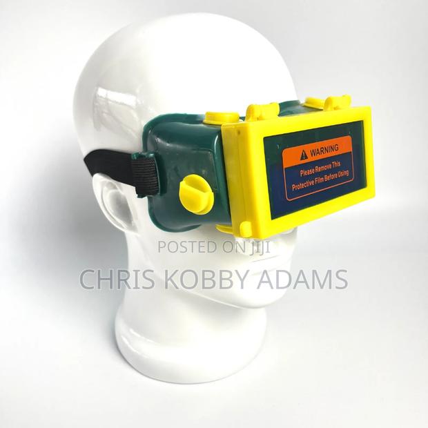Auto Darkening Welding Goggles – Strong Eye Protection · Photo 2