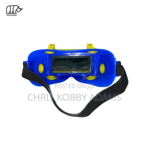 Auto Darkening Welding Goggles – Strong Eye Protection · Photo 3