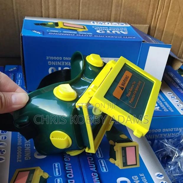 Auto Darkening Welding Goggles – Strong Eye Protection · Photo 5