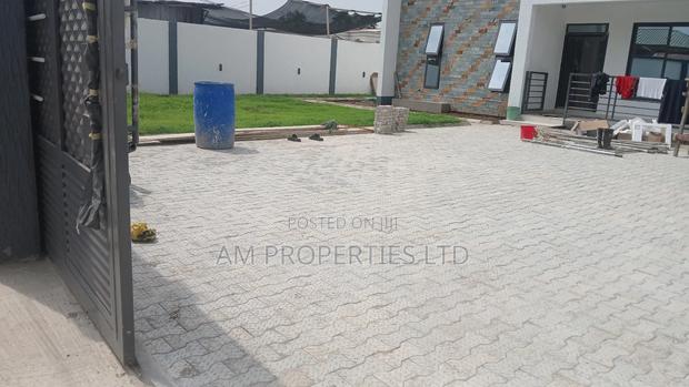 Quality Concrete Slabs and Kerbs · Photo 3