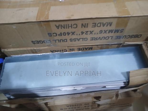 5mm Obscure Louvre Glass Dull Edge · Photo 2