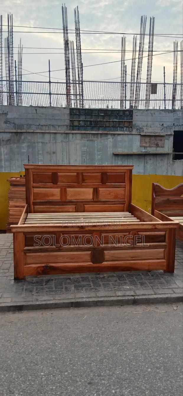 Wooden Queen Size · Photo 2