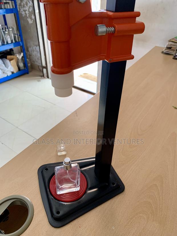 Perfume Capping Machine · Photo 3