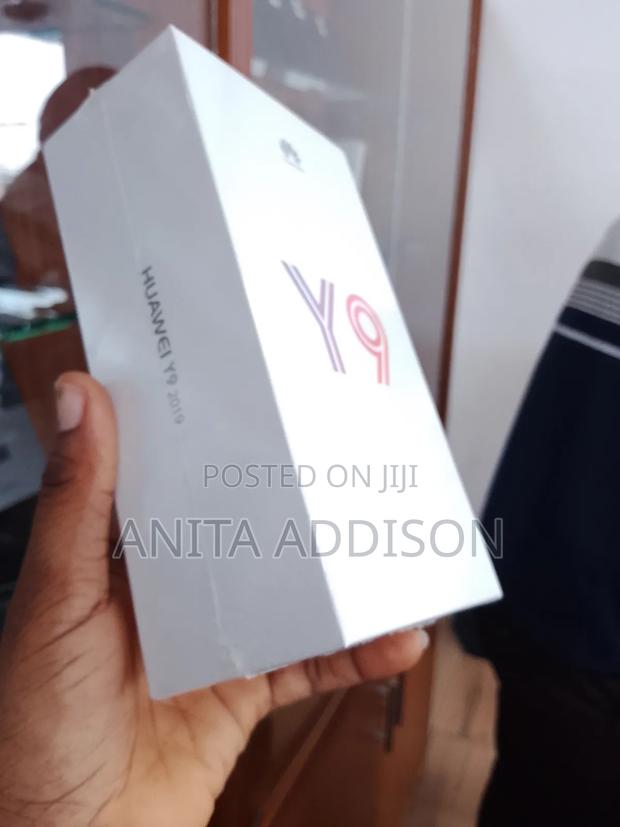 New Huawei Y9 2019 128 GB Black · Photo 4