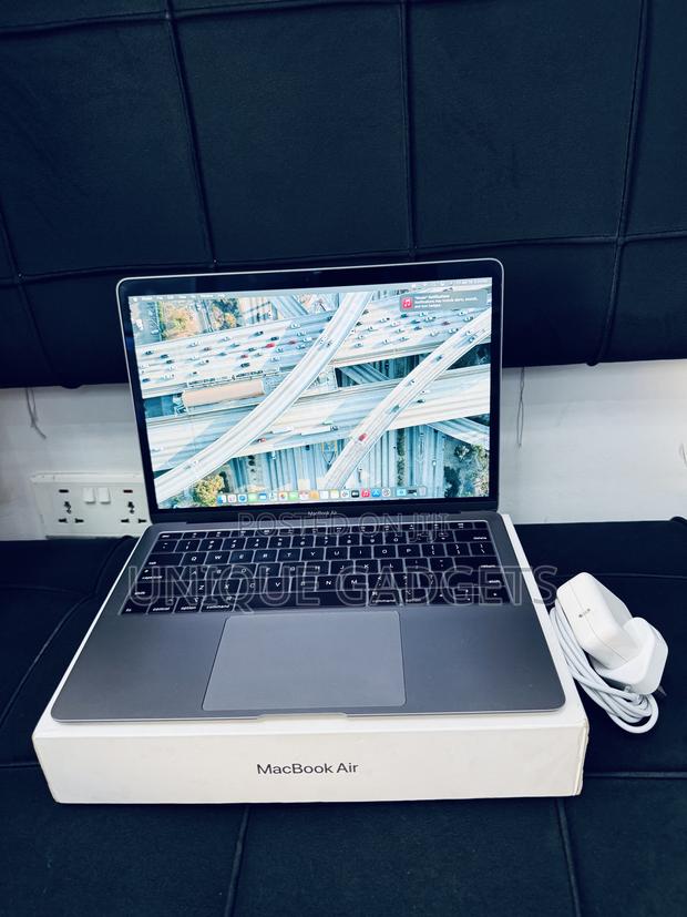 Laptop Apple MacBook Air 2018 8GB Intel Core I5 SSD 128GB · Photo 2