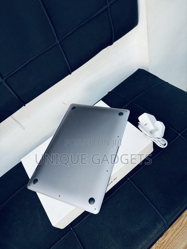 Laptop Apple MacBook Air 2018 8GB Intel Core I5 SSD 128GB · Photo 4