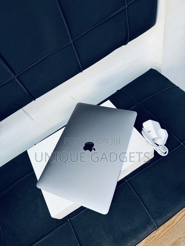 Laptop Apple MacBook Air 2018 8GB Intel Core I5 SSD 128GB · Photo 3