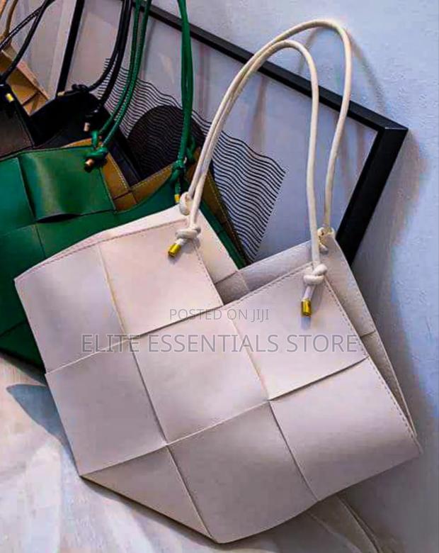 High Quality Stylish Hand Bags · Photo 2