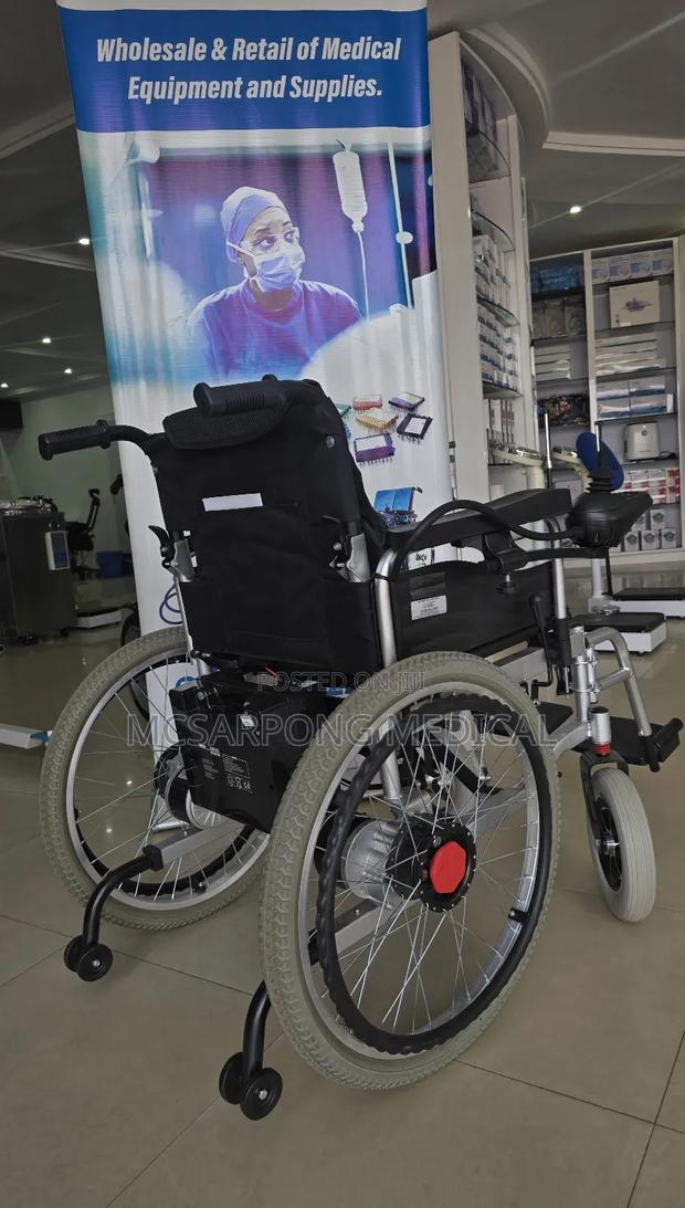 Shortback Electric Wheelchair · Photo 2