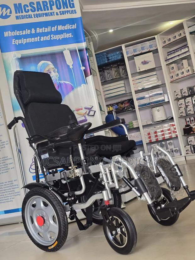 Electric Reclinable Wheelchair for Bariatic Patients · Photo 1