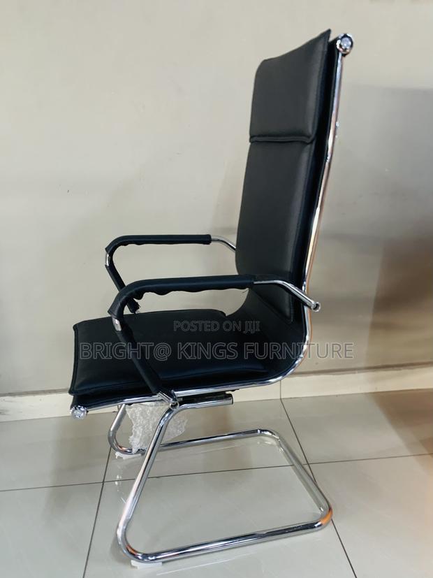 Visitors Chair · Photo 1