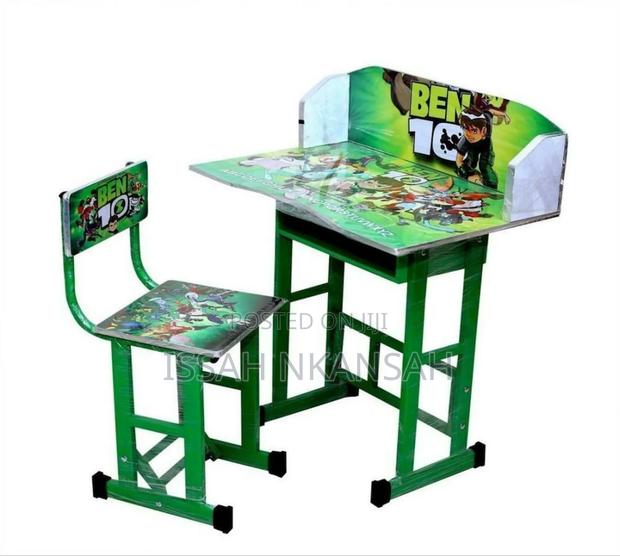 Children Table and Chair · Photo 2
