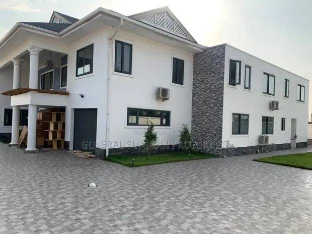 6bdrm House in Suadom Properties, Baatsona Total for Rent · Photo 1