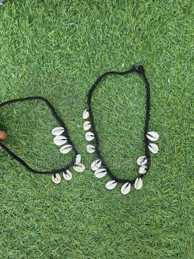 Spiritual Cowrie Necklace · Photo 1