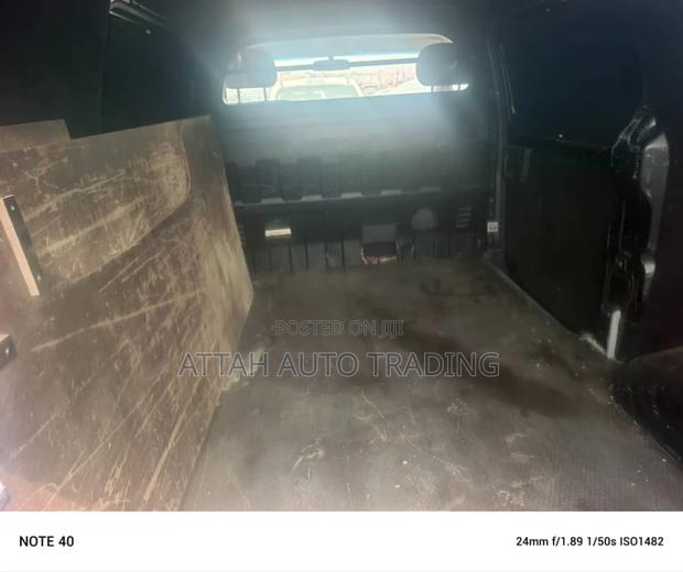 Hyundai Starex 2012 Black · Photo 3
