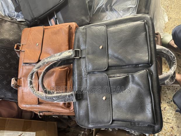 Genuine Pure Leather Unisex Jeep Laptop Bag With Shoulder Strap. · Photo 3