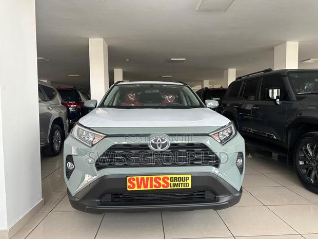 New Toyota RAV4 2025 Green · Photo 5
