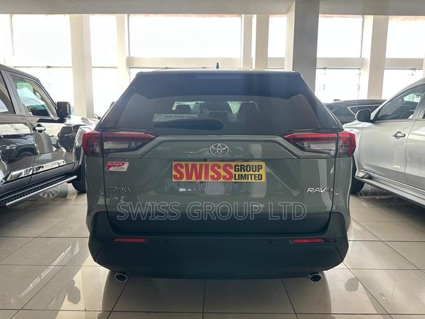 New Toyota RAV4 2025 Green · Photo 6