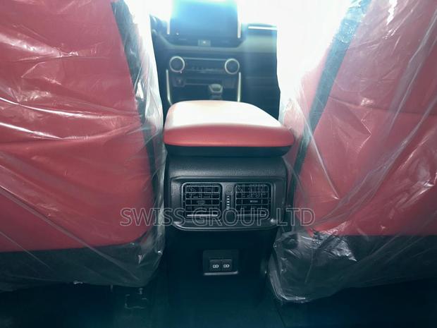 New Toyota RAV4 2025 Green · Photo 7