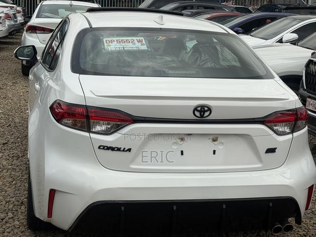 Toyota Corolla 2025 White · Photo 3
