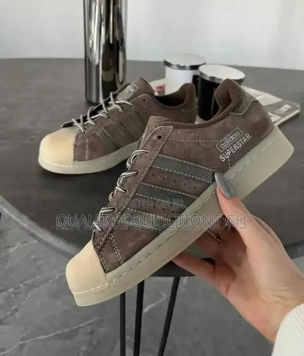 Adidas Superstar Brown · Photo 1